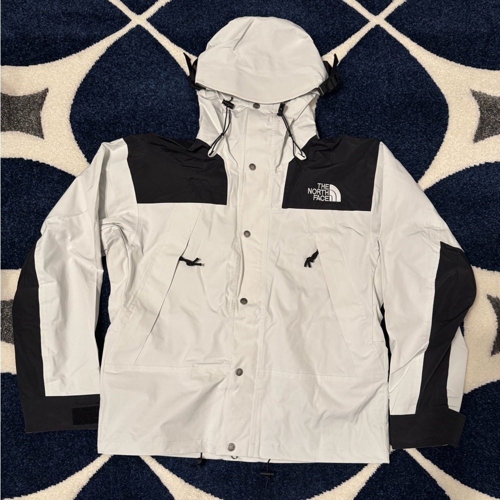The North Face Mountain Jacket White / Black Men’s Size Medium or Large